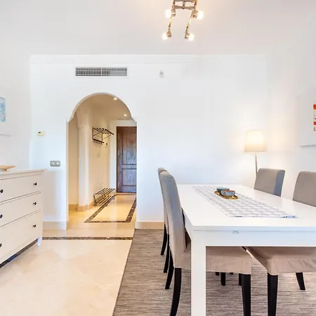 San Antonio - With Pool Views Near Pueblo