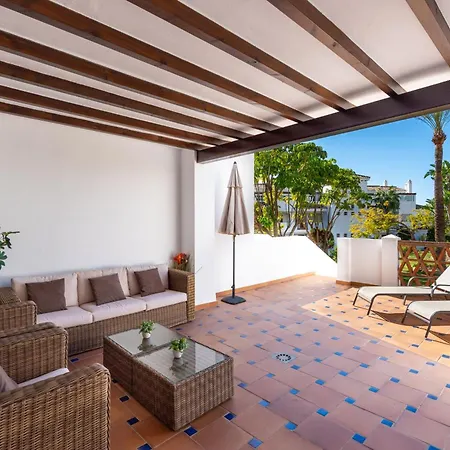 San Antonio - With Pool Views Near Pueblo Михас